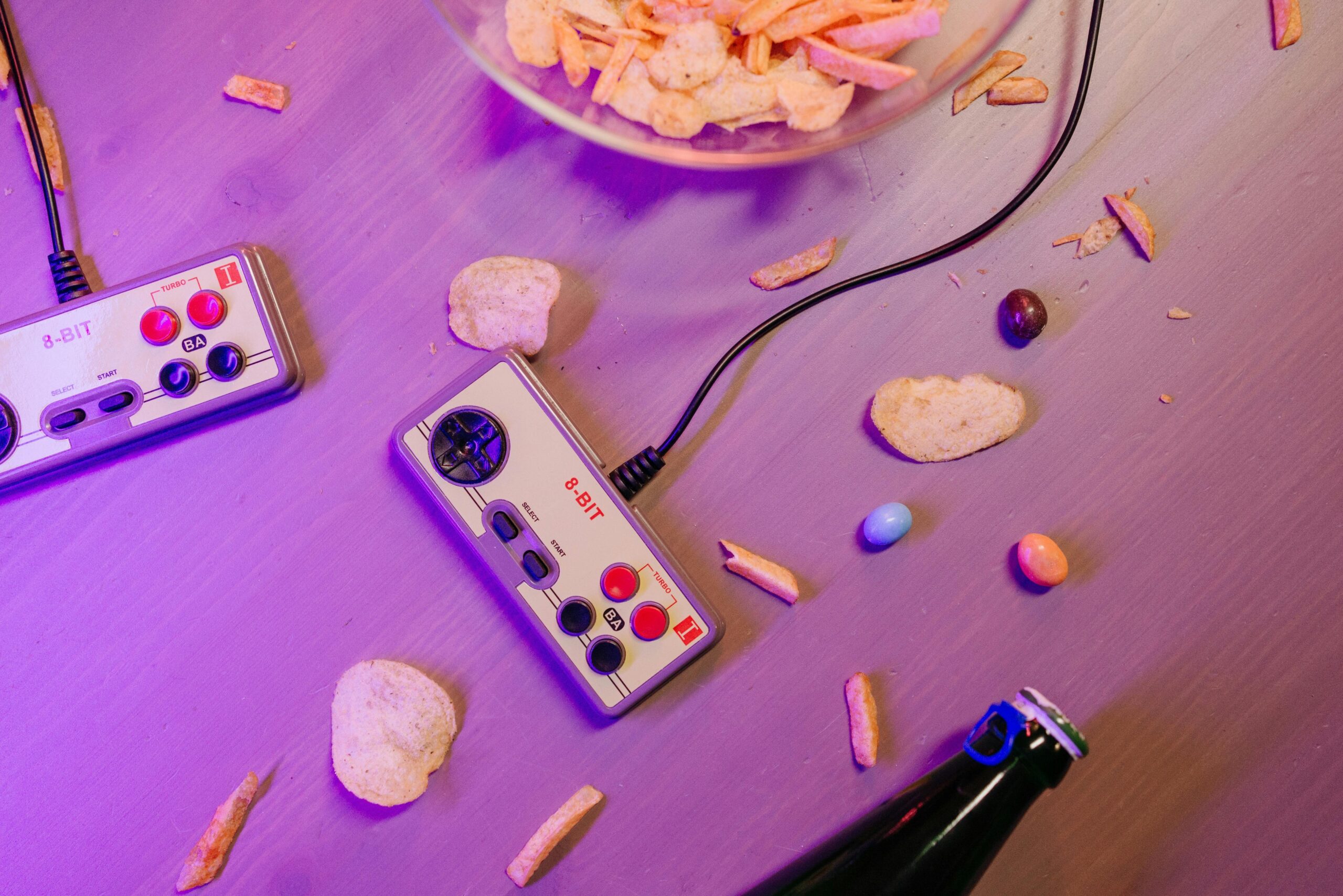 A table comparing good vs bad Bluetooth habits for gaming setups