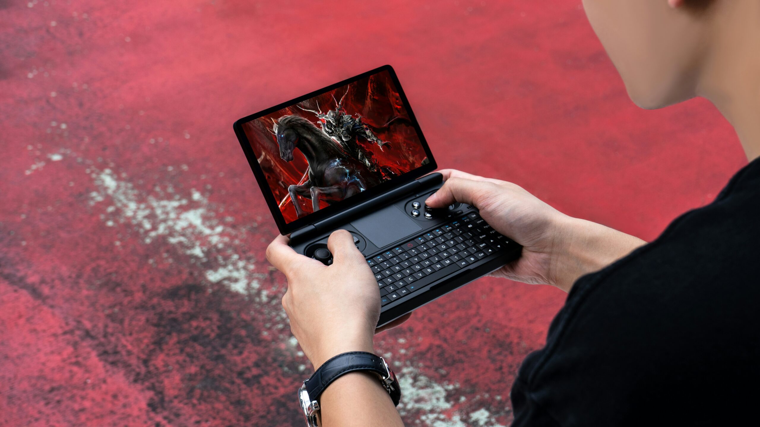 GPD Win Mini 2024 Ryzen 7 8840U and 7-inch Portable Gaming Console!