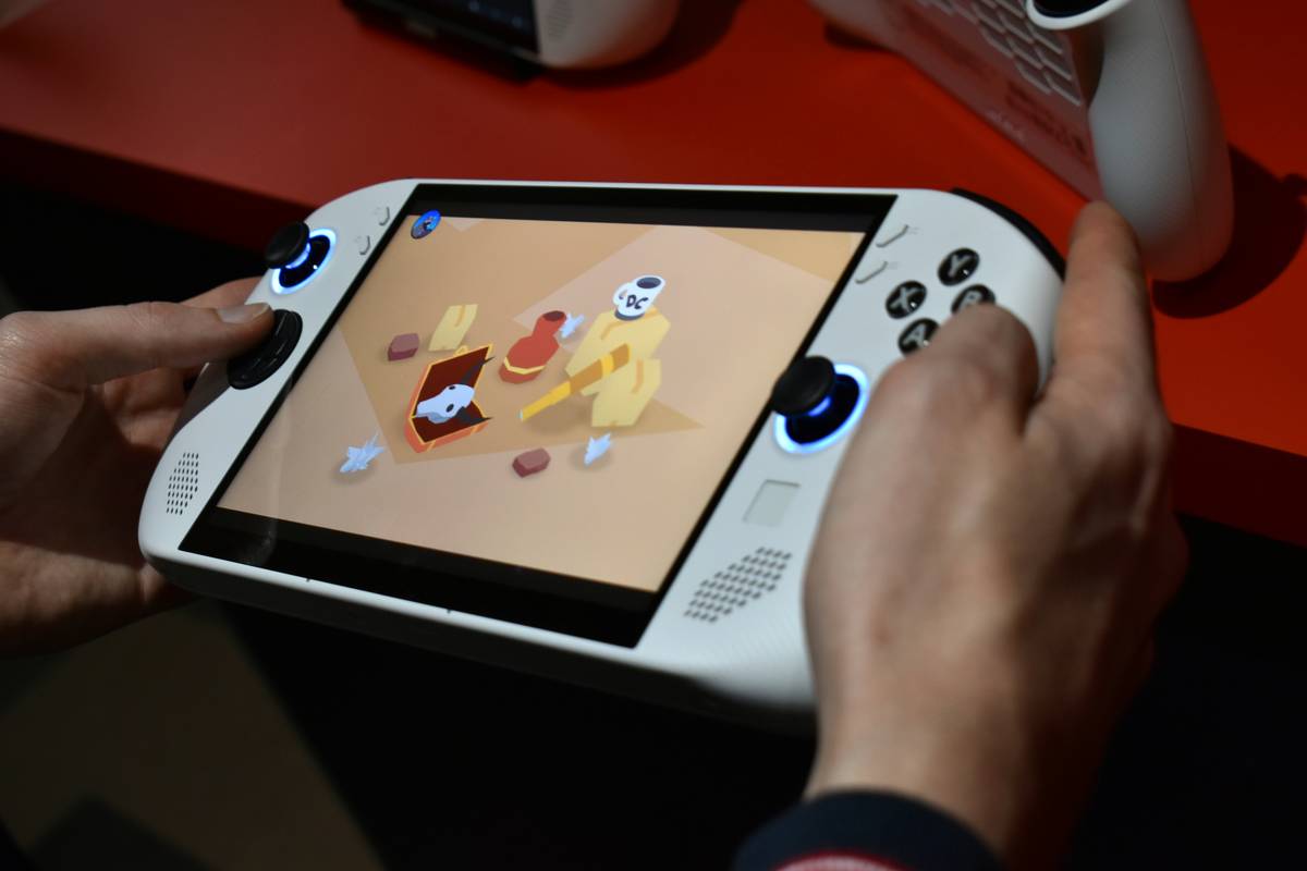 Comparison of top gaming tablets showing size, specs, and price points